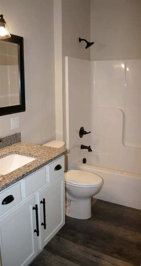 Bath - 1054 N Stoneridge, Plainwell, MI 49080 photo 3 of 3