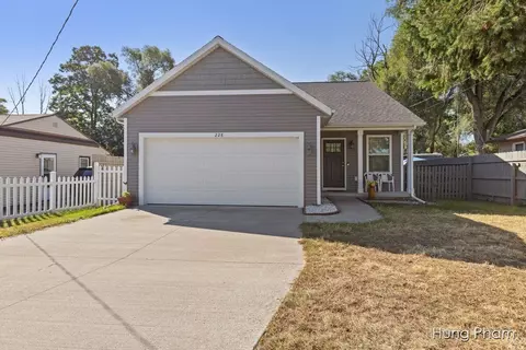 228 40th, Grand Rapids, MI 49548