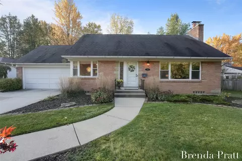 2926 Oakwood, Grand Rapids, MI 49506