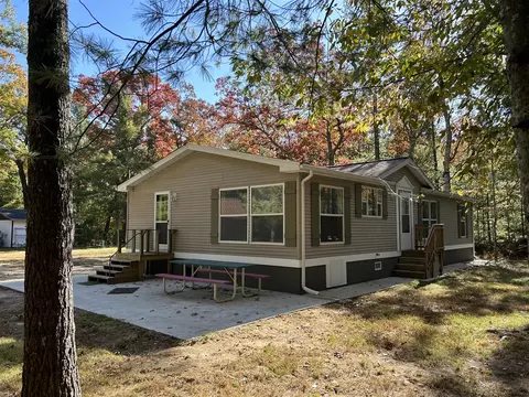 8560 W Central Park, Baldwin, MI 49304