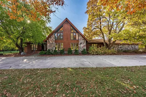 3839 Napier, Plymouth, MI 48170