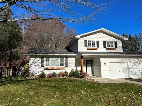 1884 Shorewood, Muskegon, MI 49441