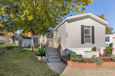 1800 W Main St #102, Lowell, MI 49331