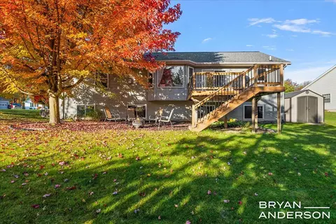 2104 Lamont, Walker, MI 49534 photo 3