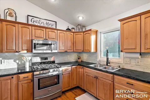 2104 Lamont, Walker, MI 49534 photo 14