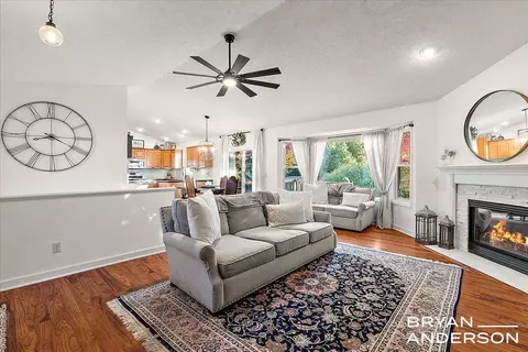 2104 Lamont, Walker, MI 49534 photo 8