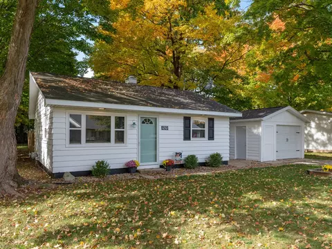 439 N Hayward, Schoolcraft, MI 49087