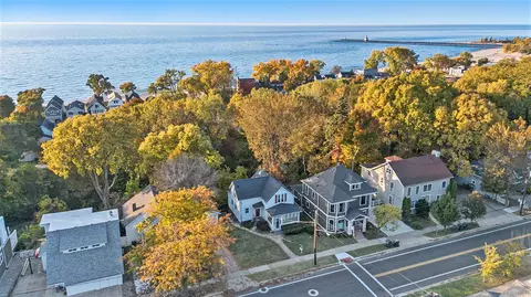 926 Lake, Saint Joseph, MI 49085