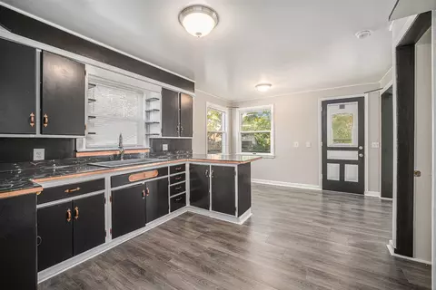 Kitchen - 246 E Michigan, Three Rivers, MI 49093 photo 3 of 4