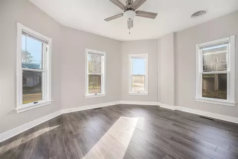 Living - 246 E Michigan, Three Rivers, MI 49093 photo 4 of 7
