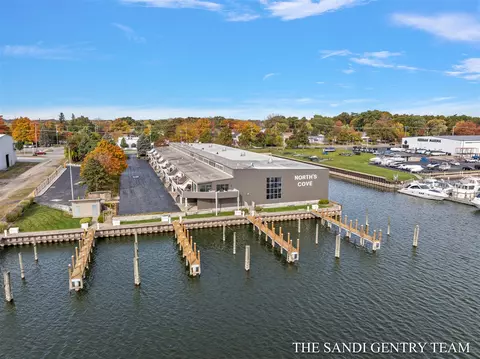 400 Pine #3, Spring Lake, MI 49456
