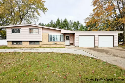 862 Seminole, Norton Shores, MI 49441
