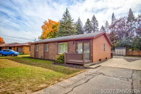 1442 Baldwin, Jenison, MI 49428