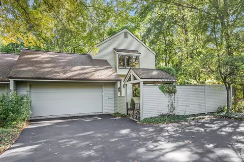 926 Essex, Kalamazoo, MI 49008