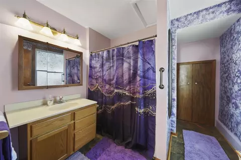 Bath - 615 St Clair, Jackson, MI 49202 photo 1 of 2