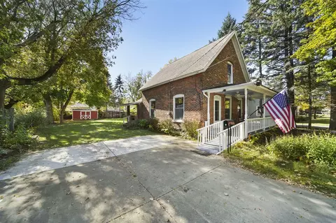 615 St Clair, Jackson, MI 49202