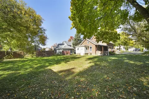Exterior - 615 St Clair, Jackson, MI 49202 photo 4 of 11