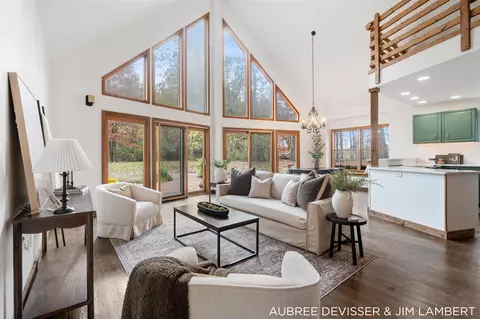 Living - 6020 Clark, Bath, MI 48808 photo 7 of 10