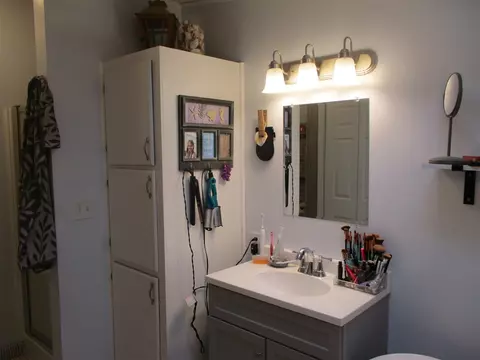 Bath - 5570 E Stanton, Stanton, MI 48888 photo 2 of 5