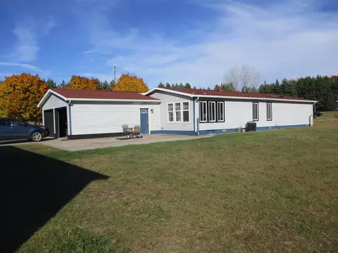 5570 E Stanton, Stanton, MI 48888