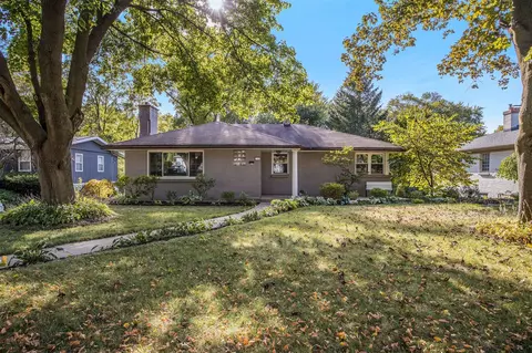 2860 Lake, East Grand Rapids, MI 49506