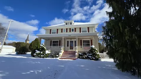 535 Maple, Manistee, MI 49660