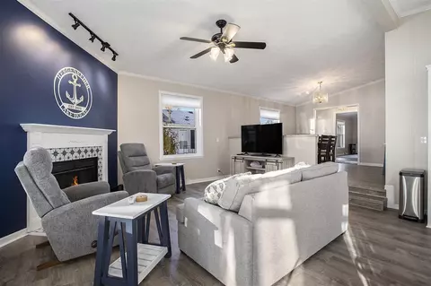 Living - 551 Maple Ln, Coldwater, MI 49036 photo 3 of 7