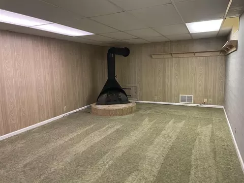 Living - 5920 Riverside, Jackson, MI 49201 photo 11 of 13