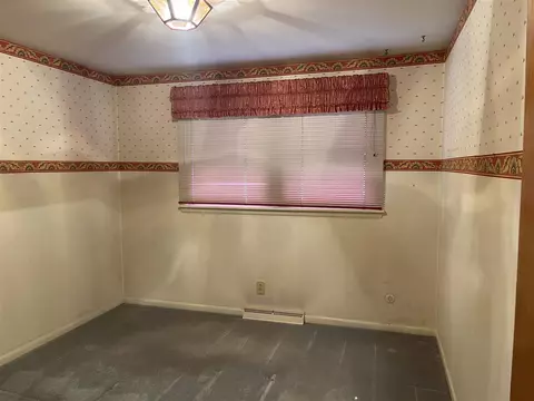 Bedroom - 5920 Riverside, Jackson, MI 49201 photo 9 of 11