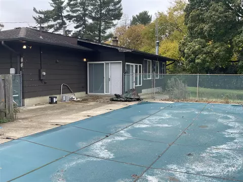 Exterior - 5920 Riverside, Jackson, MI 49201 photo 15 of 21
