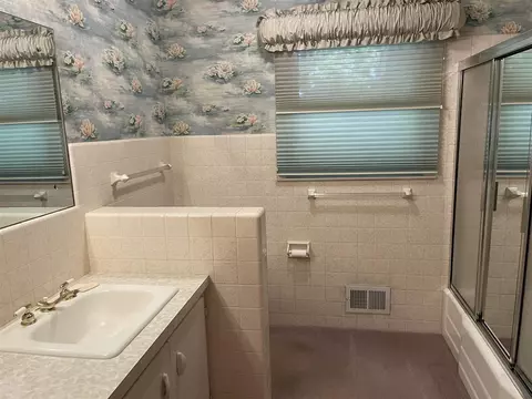 Bath - 5920 Riverside, Jackson, MI 49201 photo 3 of 9