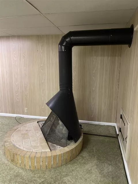 Living - 5920 Riverside, Jackson, MI 49201 photo 12 of 13