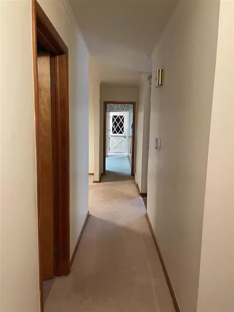 Entry Way - 5920 Riverside, Jackson, MI 49201 photo 2 of 4