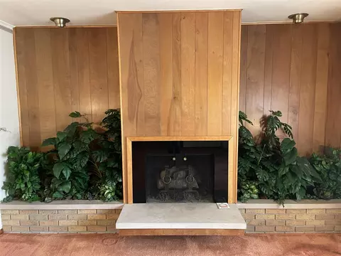 Living - 5920 Riverside, Jackson, MI 49201 photo 5 of 13