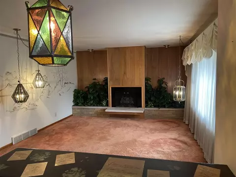 Living - 5920 Riverside, Jackson, MI 49201 photo 1 of 13