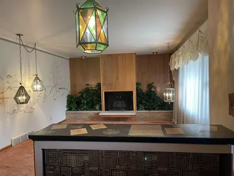 Living - 5920 Riverside, Jackson, MI 49201 photo 2 of 13