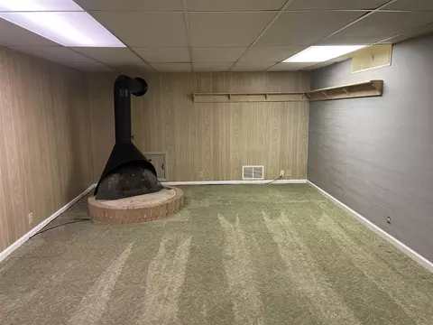 Living - 5920 Riverside, Jackson, MI 49201 photo 10 of 13