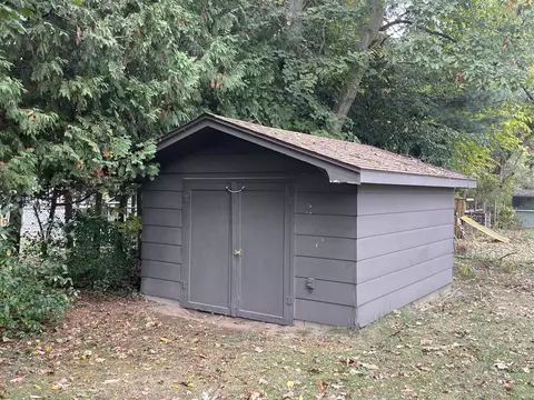 Exterior - 5920 Riverside, Jackson, MI 49201 photo 19 of 21