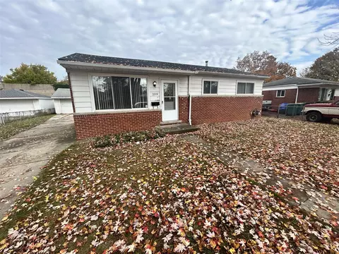 2319 George, Ypsilanti, MI 48198