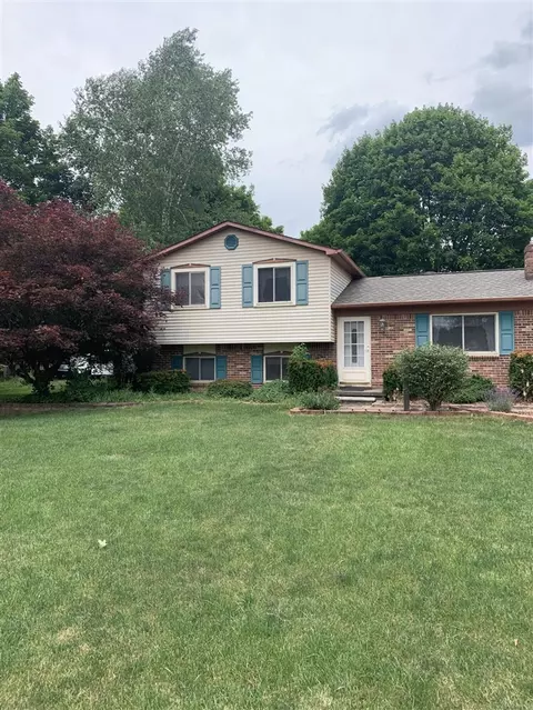 96 Olde Franklin, Howell, MI 48855 photo 2