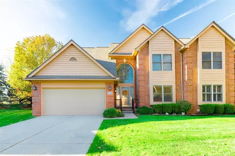 22450 Timber Ridge Ct, Woodhaven, MI 48183