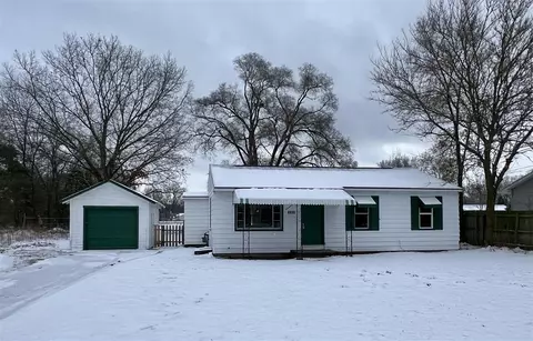 1326 S Wolf Lk, Muskegon, MI 49442