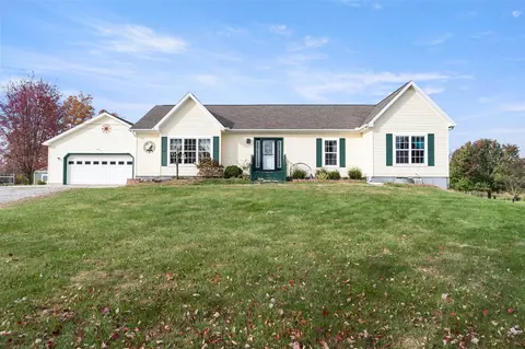 1100 N Lake Wilson, Hillsdale, MI 49242