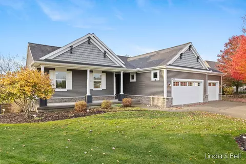 5297 Tuscan Crst, Grand Rapids, MI 49546