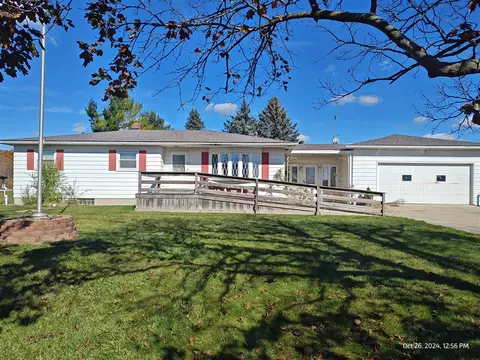 11780 S Stoney Crk, Carleton, MI 48117