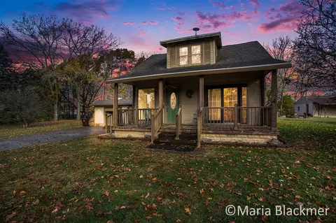 350 W North, Ionia, MI 48846