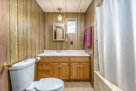 Bath - 372 13th, Plainwell, MI 49080 photo 2 of 2