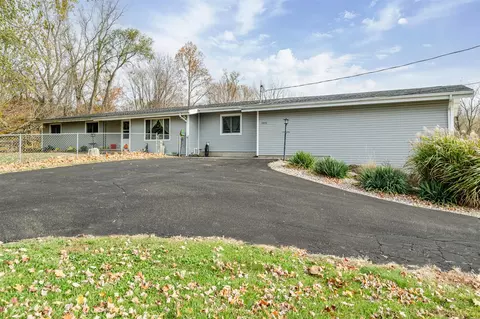 5955 Becht, Coloma, MI 49038