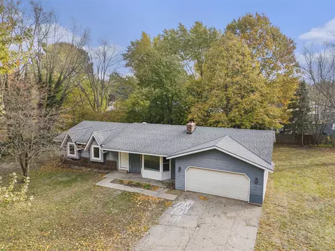 1875 W 32nd, Holland, MI 49423