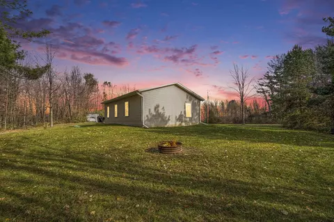 2408 Maple Grv, Hastings, MI 49058